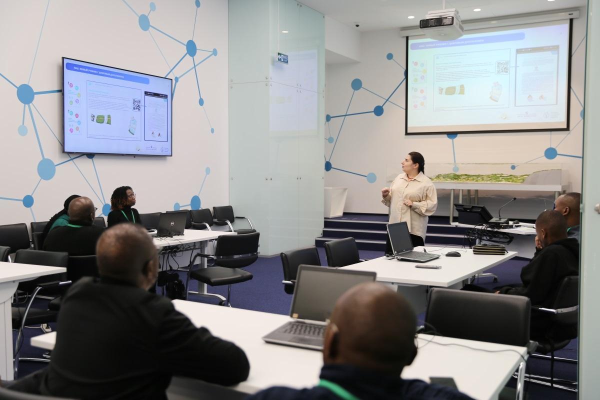 Ольга Плечова демонстрирует мультибуки